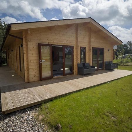 Sundance Lodge, Fantastic New Cabin With Hot Tub - Sleeps 6 - Largest In Felmoor Park มอร์เพท ห้อง รูปภาพ