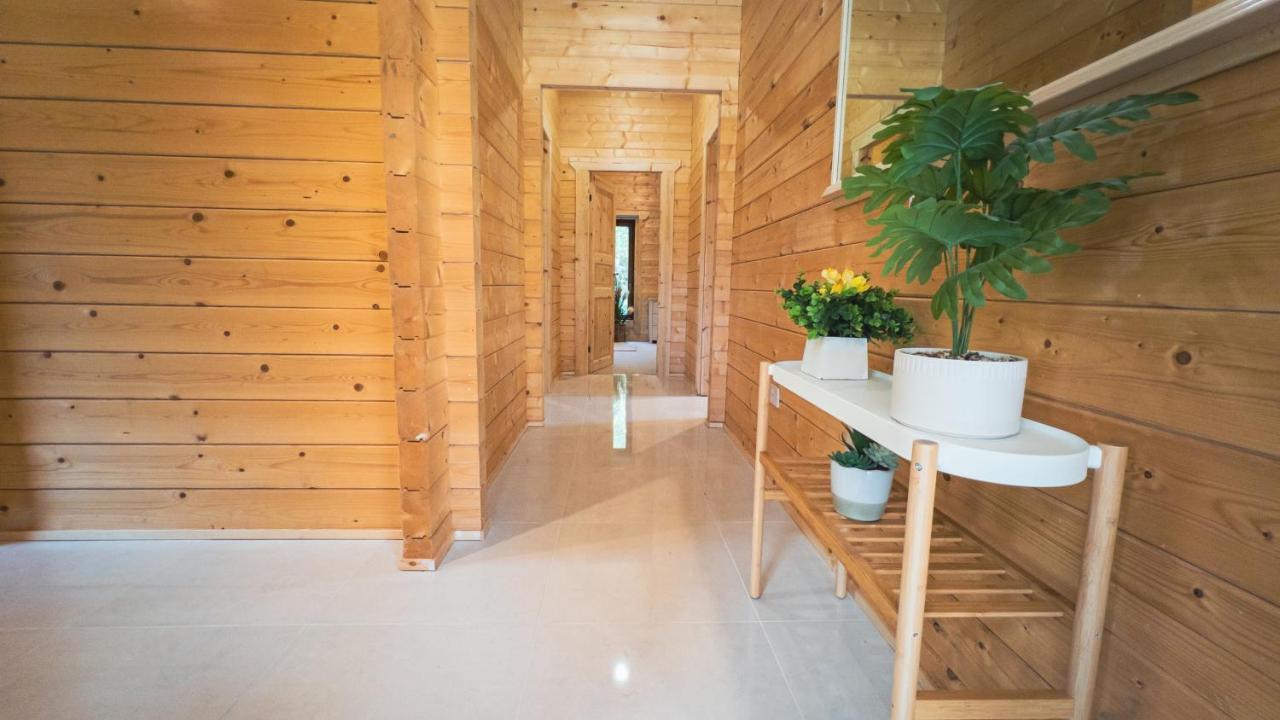 Sundance Lodge, Fantastic New Cabin With Hot Tub - Sleeps 6 - Largest In Felmoor Park มอร์เพท ภายนอก รูปภาพ