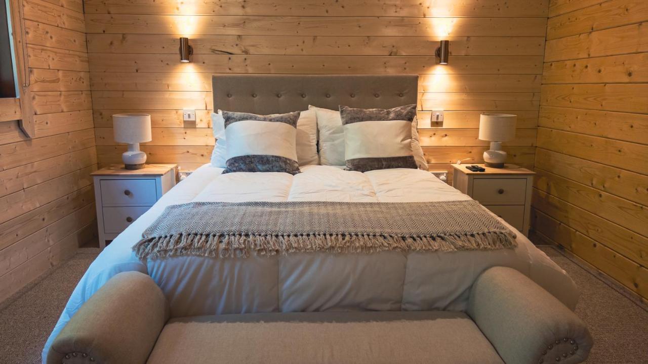 Sundance Lodge, Fantastic New Cabin With Hot Tub - Sleeps 6 - Largest In Felmoor Park มอร์เพท ภายนอก รูปภาพ