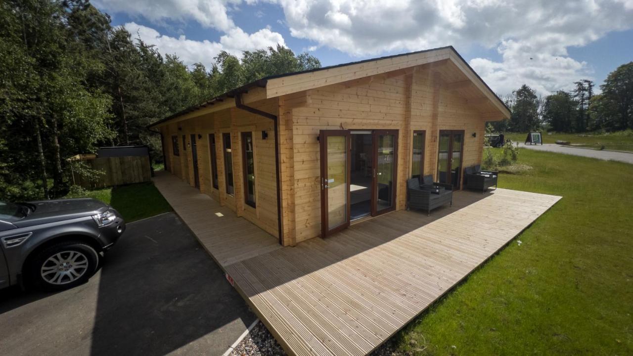 Sundance Lodge, Fantastic New Cabin With Hot Tub - Sleeps 6 - Largest In Felmoor Park มอร์เพท ภายนอก รูปภาพ