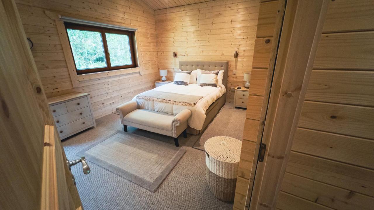 Sundance Lodge, Fantastic New Cabin With Hot Tub - Sleeps 6 - Largest In Felmoor Park มอร์เพท ภายนอก รูปภาพ