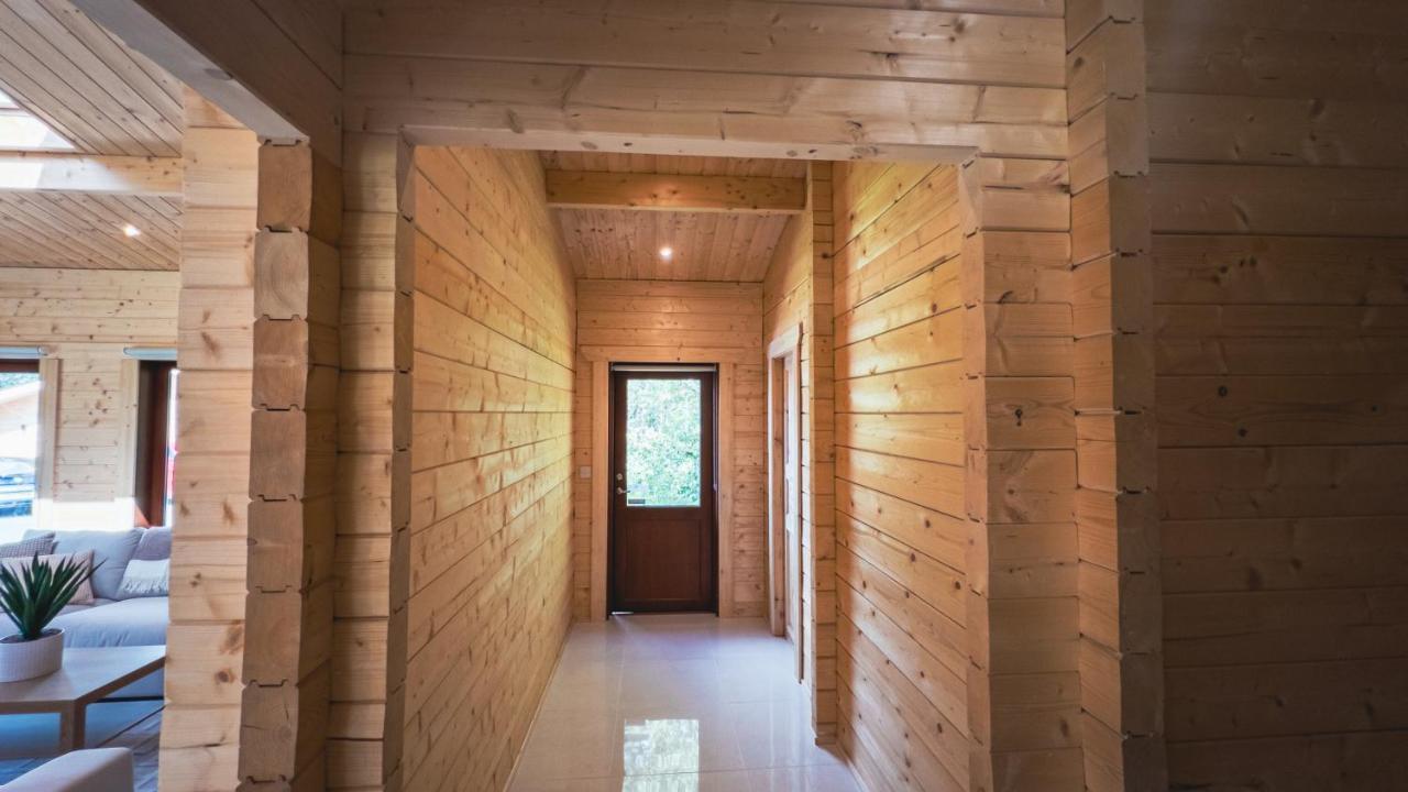 Sundance Lodge, Fantastic New Cabin With Hot Tub - Sleeps 6 - Largest In Felmoor Park มอร์เพท ภายนอก รูปภาพ
